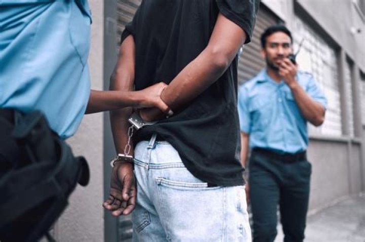 Is voluntarily causing grievous hurt an arrestable Offence?