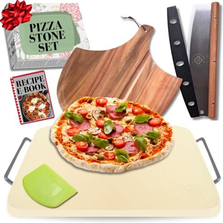 Should I put flour on pizza stone?