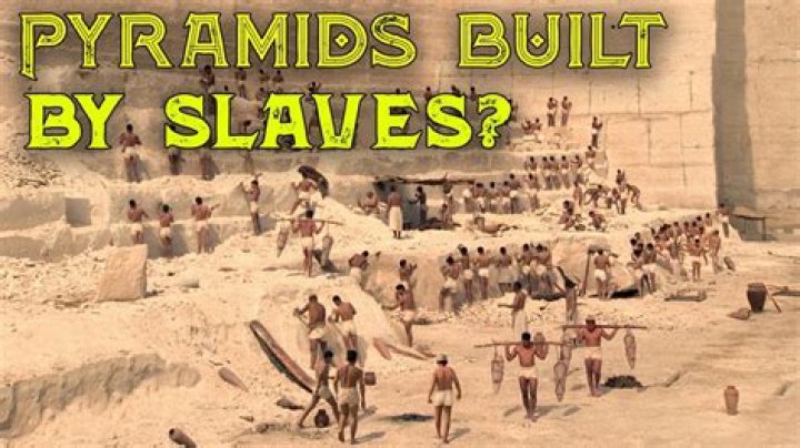 Was the pyramids built by slaves?