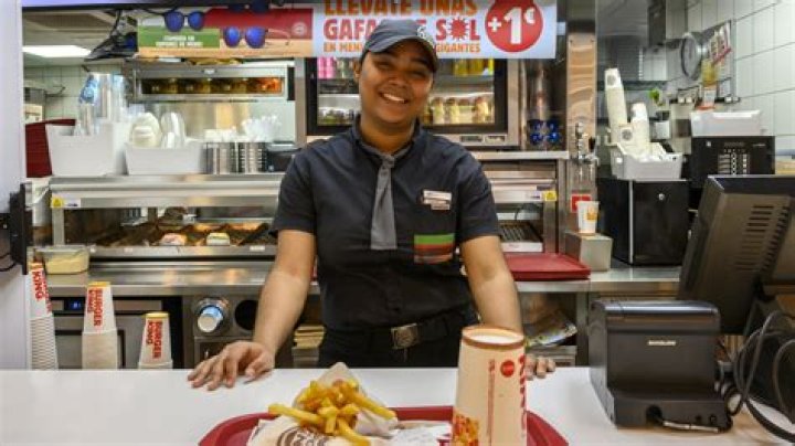 What are the benefits of working at Burger King?
