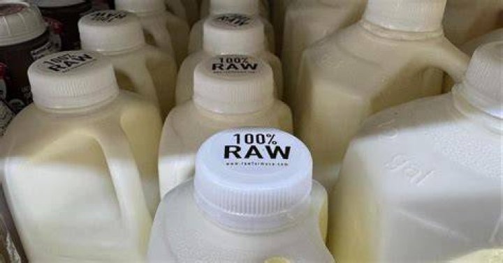 What can I mix with raw milk for my face?