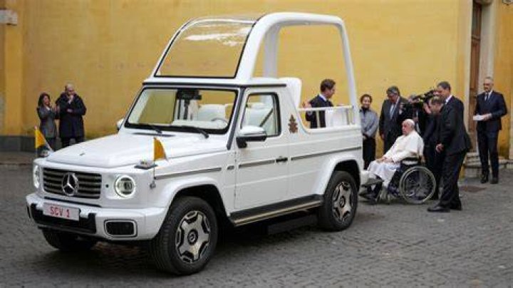 What car does the pope drive?