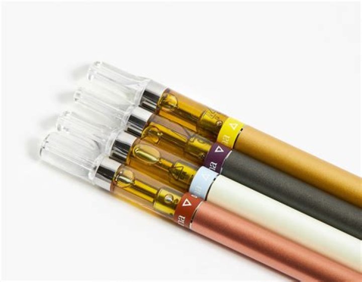 What color should vape juice be?