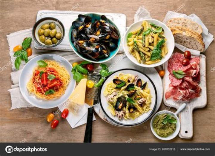 What is a typical Italian lunch?