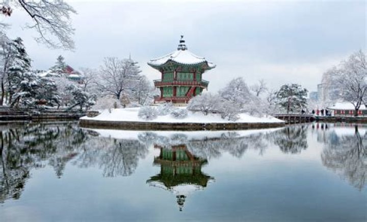 What is Kamsahamnida Korean?