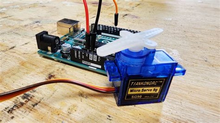 What is servo motor Arduino?