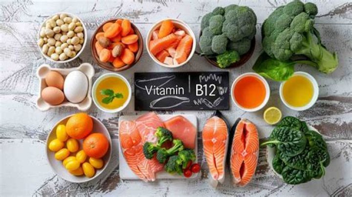 What is the best time to take vitamin B12?