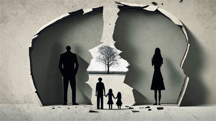 What is the difference between broken home and broken family?