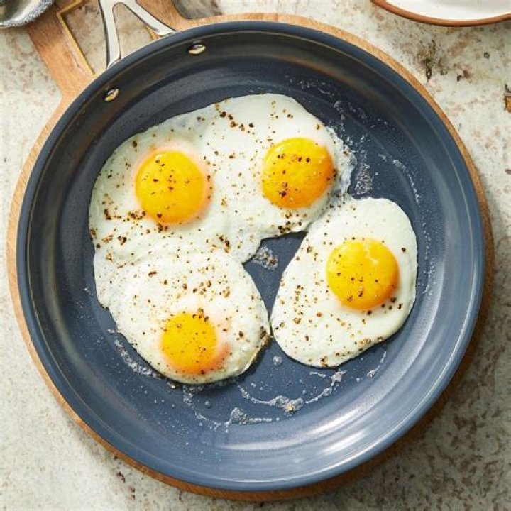 What to replace eggs with in pancakes?