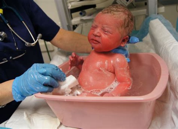 When can newborns take a bath?