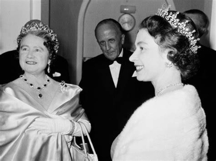 When was the queen's silver wedding?