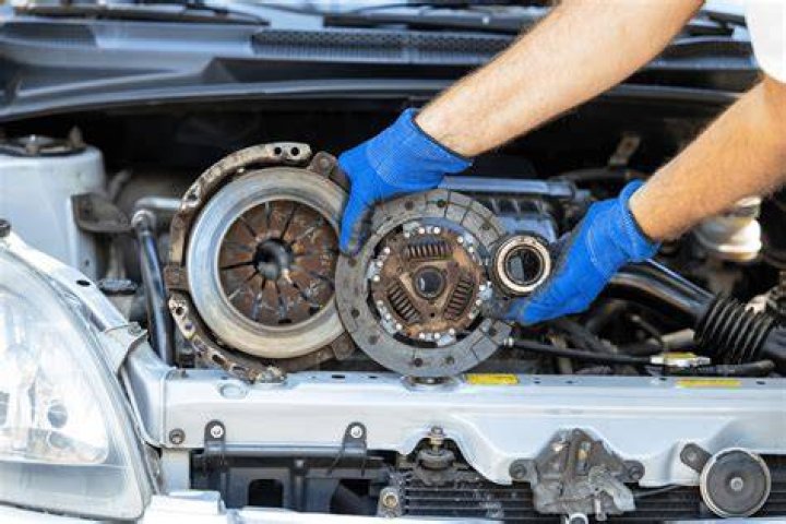 Where should the biting point be on a new clutch?