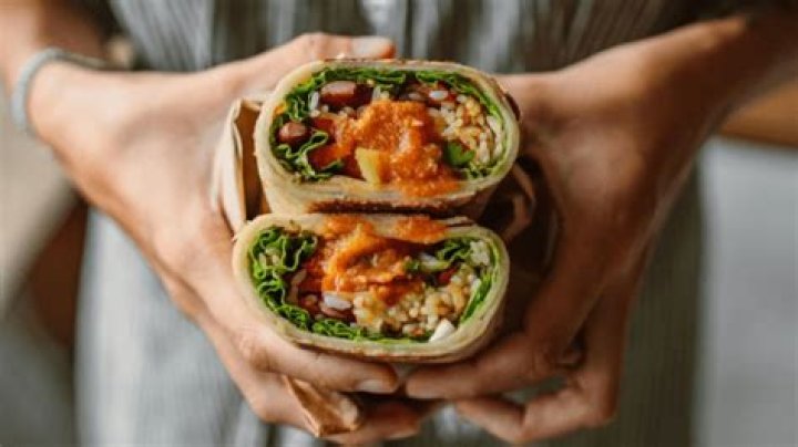 Which is healthier bread or wraps?