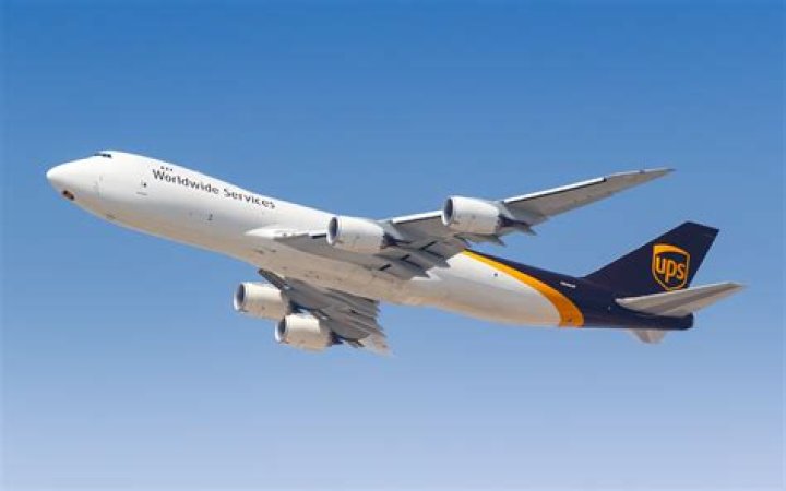 Who pays pilots more UPS or FedEx?