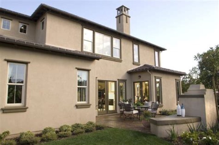 Why are houses in Florida made of stucco?