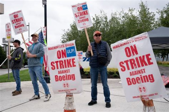 Why are people going on strike against Etsy?