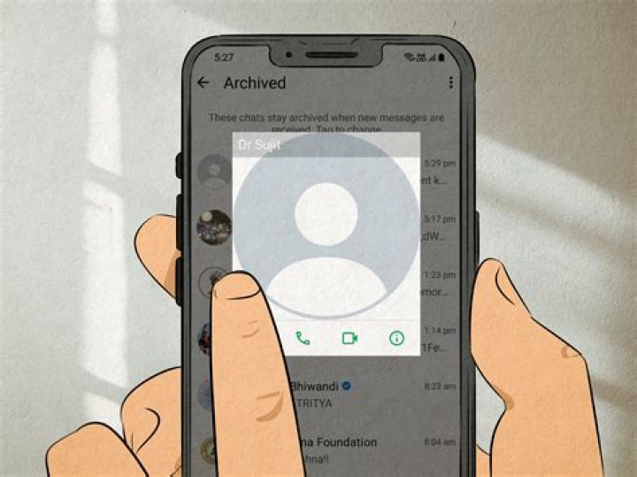 Why would someone's picture disappear on Messenger?
